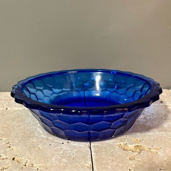 Shirley Temple cobalt blue glass cereal bowl,  by Hazel-Atlas Glass Company. - Picture 2 of 7
